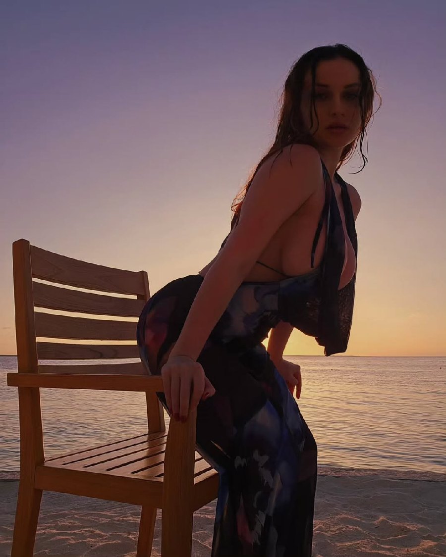 Sexy girl Miranda Faith nude in Vasai Virar