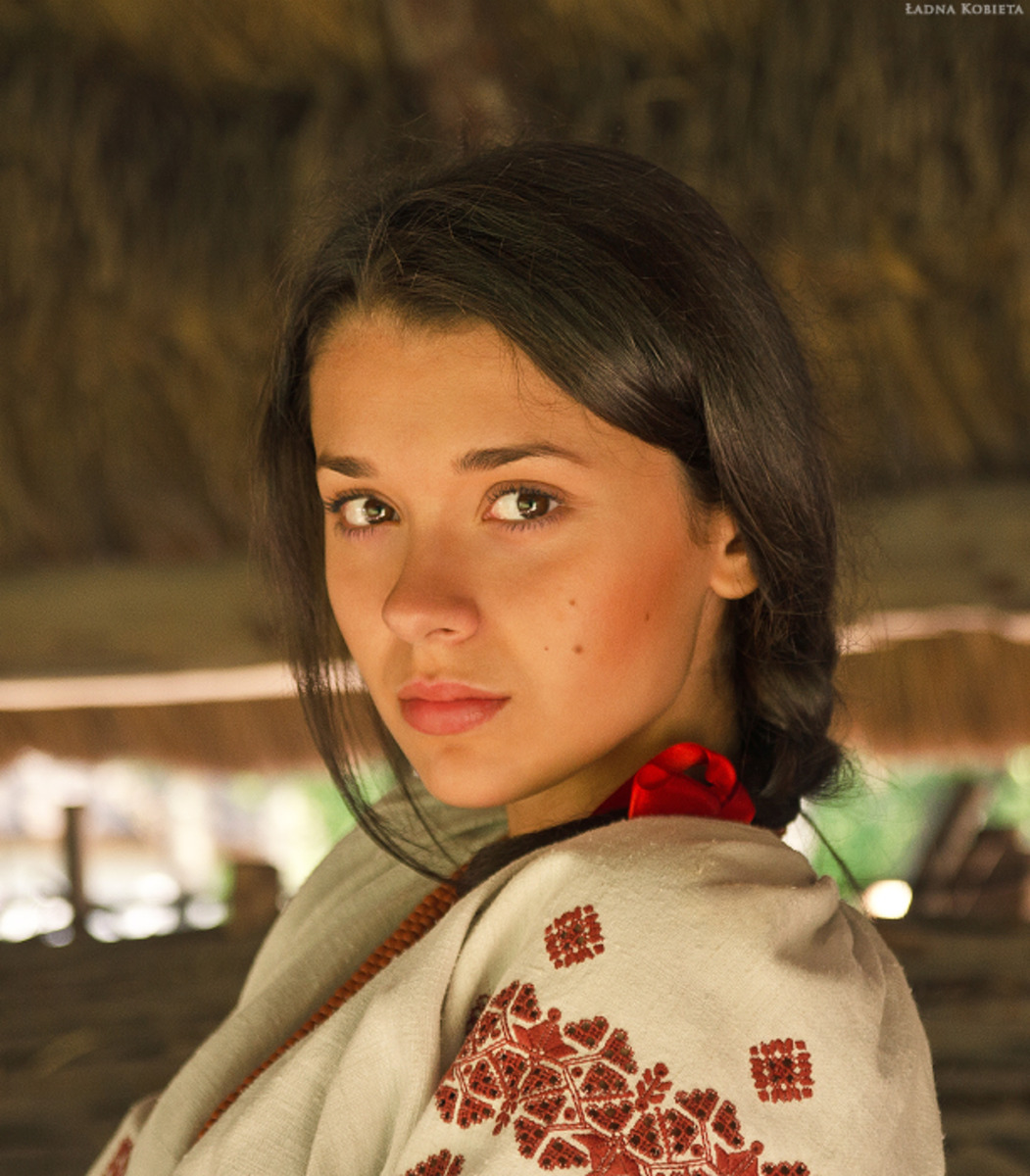 Girls in Slavic costumes in Vasai Virar