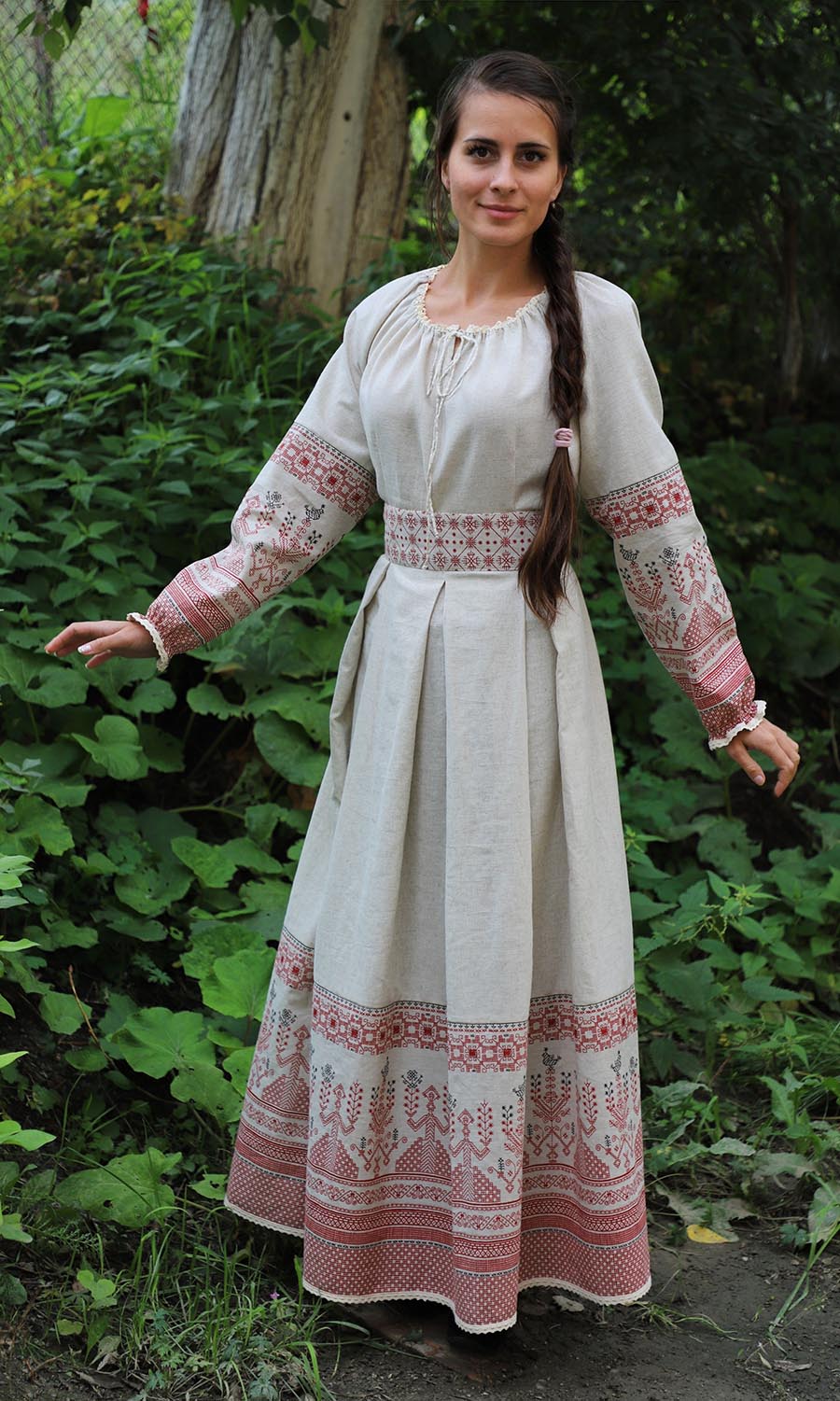 Girls in Slavic costumes in Vasai Virar